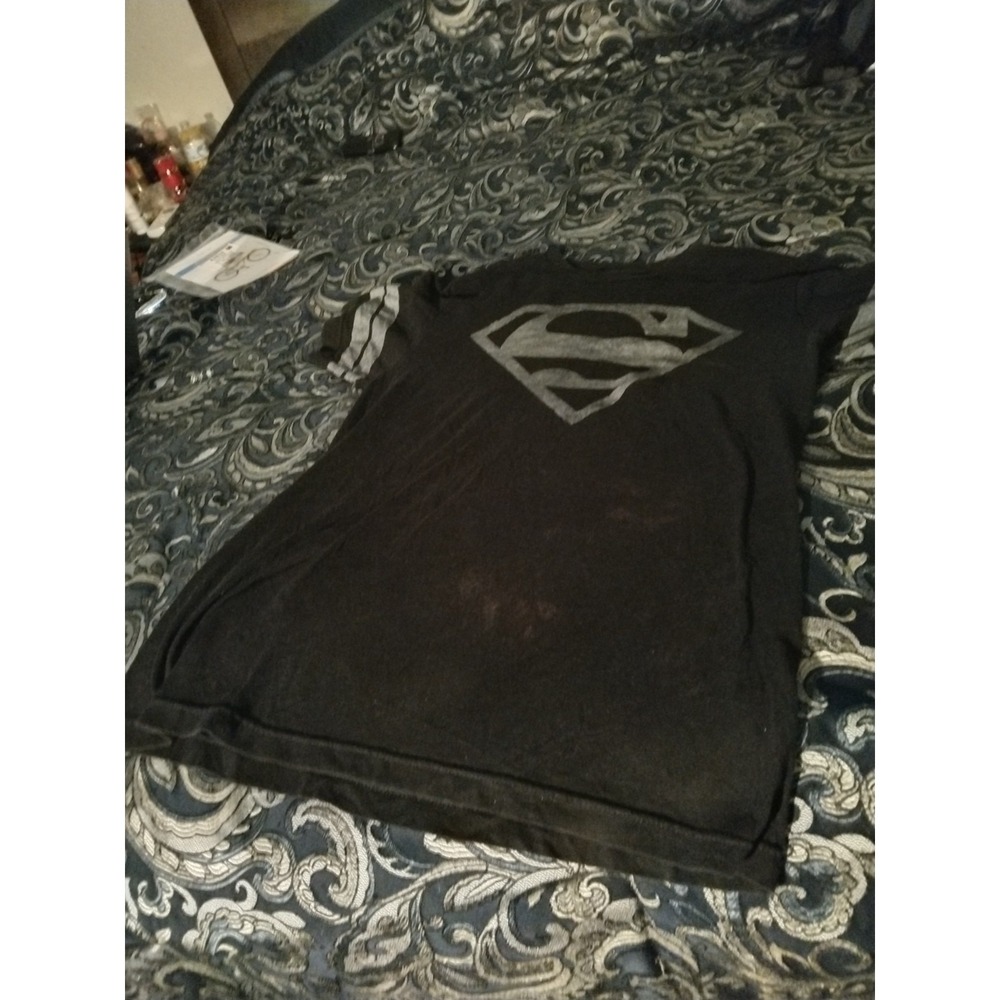 Men's Size Medium Superman Graphic Black and Gray T-shirt With Striped Sleeves
